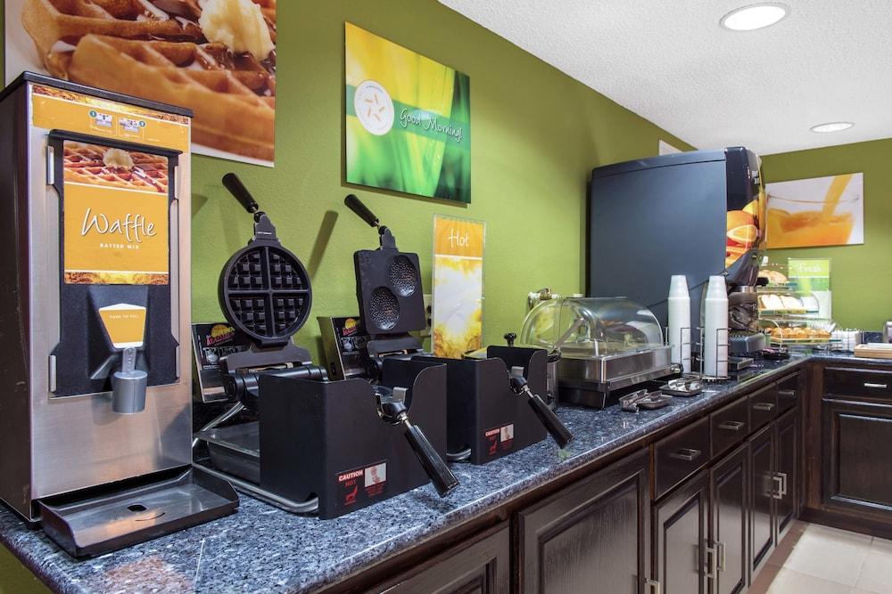 Quality Inn & Suites Anderson I-69 Exteriör bild