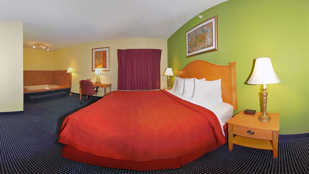 Quality Inn & Suites Anderson I-69 Exteriör bild